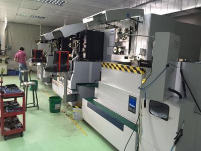 精密慢走絲車(chē)間