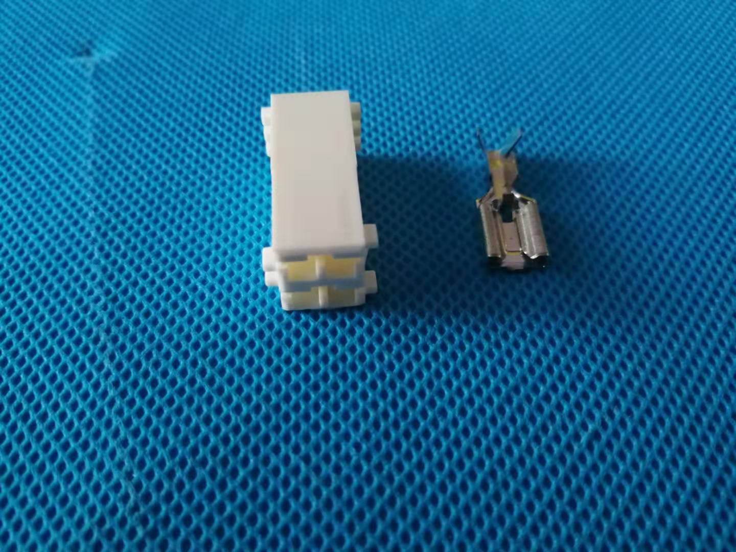 電源連接器 電源連接器