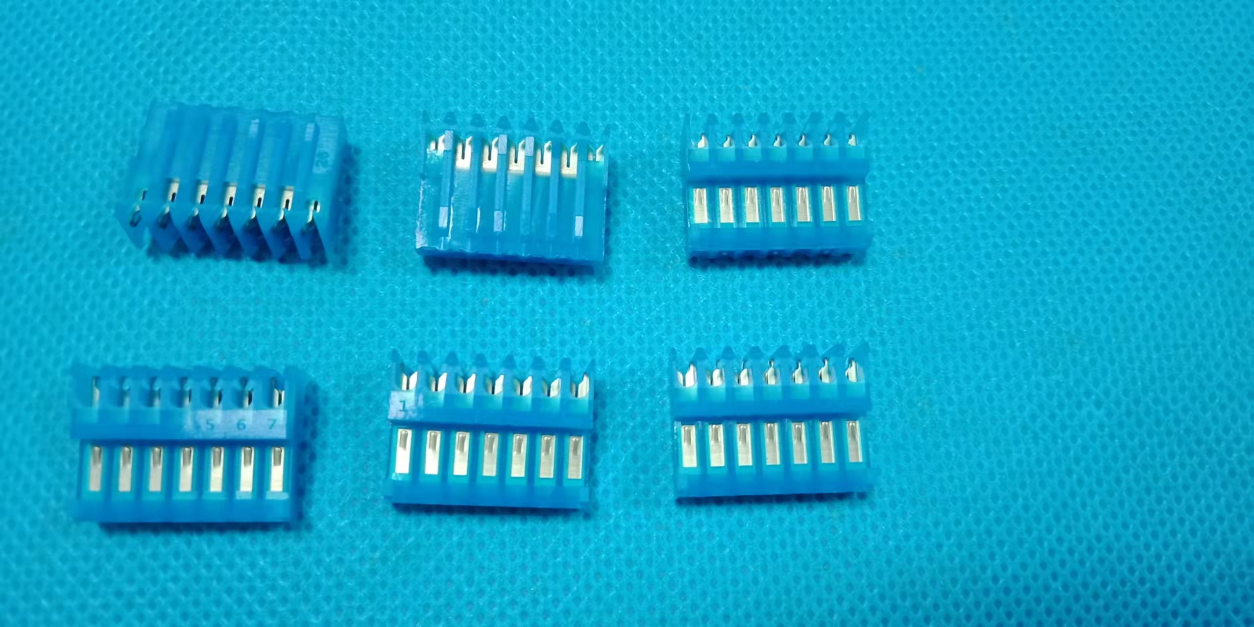 電子連接器 電子連接器