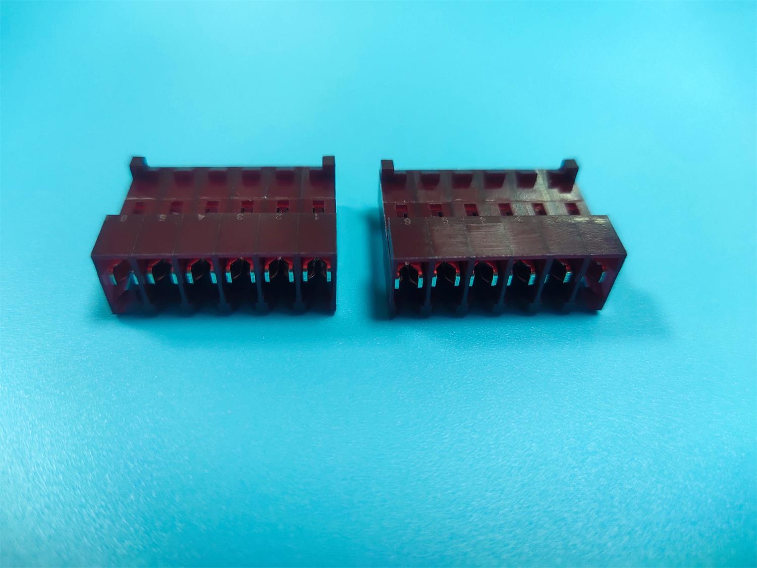 帶定位柱刺破連接器 帶定位柱刺破連接器